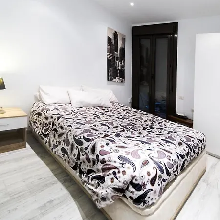 Roger De Lluria Design Apartment-2