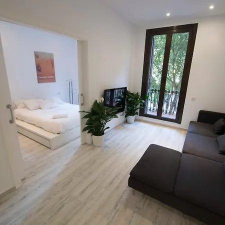 Roger De Lluria Design Apartment-2